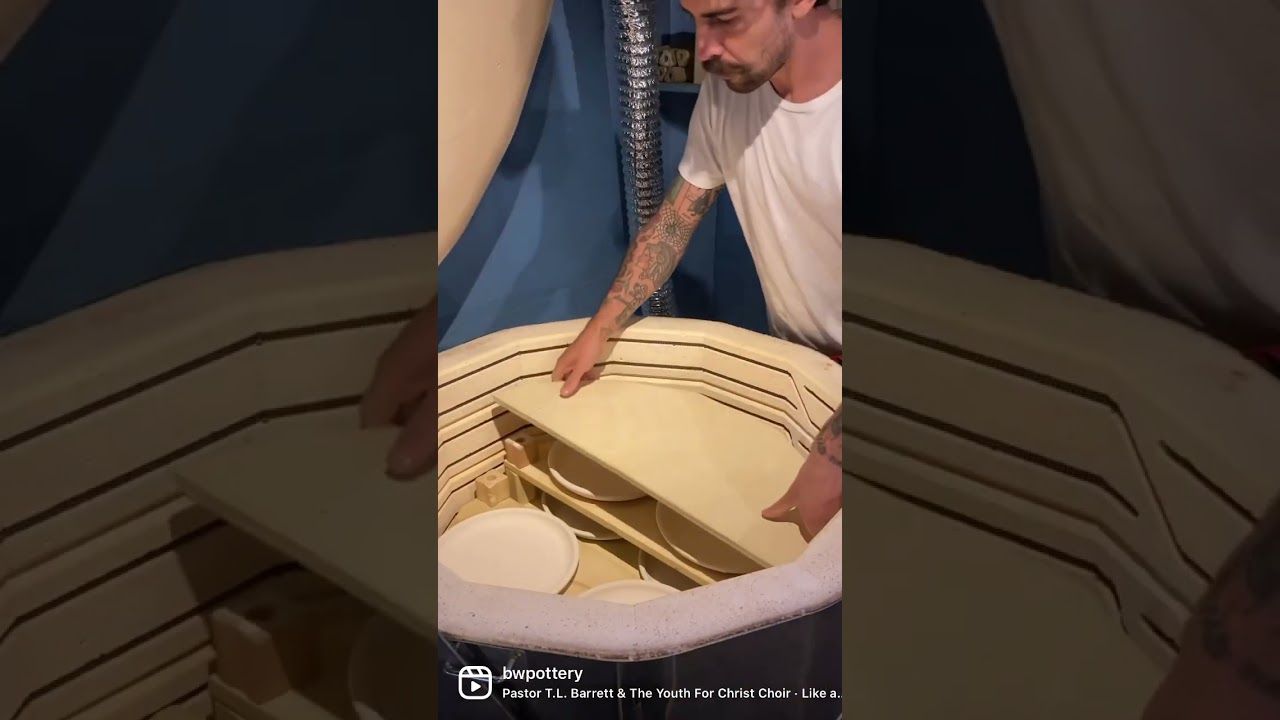 glazing handmade ceramic plates - pottery (#shorts)