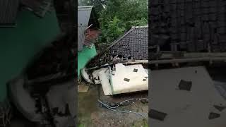 Download lagu Rumah Ambruk Akibat Tanah Bergerak di Kadupandak mp3