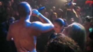 Elijah King &quot;cry no more&quot; performing live passions