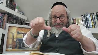 שיעורים קצרים – הכנה לאורות ימי הפורים תשפ"ו – בעברית – 12 – 'תשובת השנה' פורים אות לד' (הרב מוטה פראנק) - התמונה מוצגת ישירות מתוך אתר האינטרנט יוטיוב. זכויות היוצרים בתמונה שייכות ליוצרה. קישור קרדיט למקור התוכן נמצא בתוך דף הסרטון