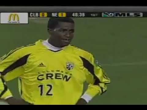 Matt Reis (New England) & Edson Buddle (Columbus) Fight | MLS Cup 2004 Playoffs