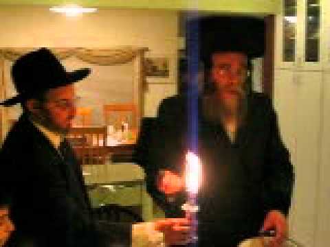 Rebbe reciting Havdalah blessings