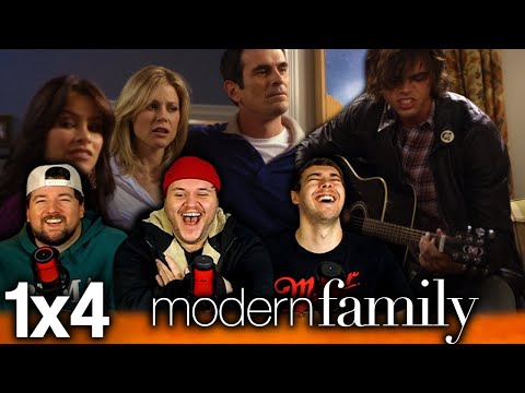 WHAT WAS THIS SONG?! | Modern Family 1x4 'The Incident' First Reaction!