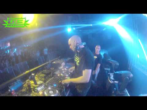 ROWNEY & PROPZ B2B CINO - INVADERZ ON THE BEACH 2014