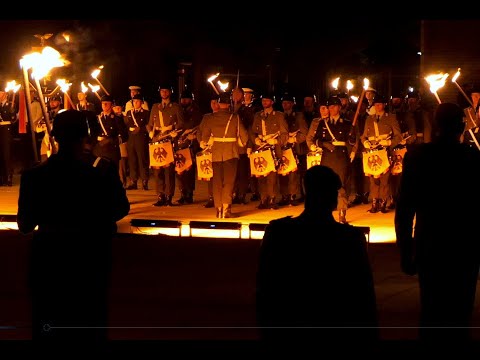 Zapfenstreichmarsch - Großer Zapfenstreich Leidenberger