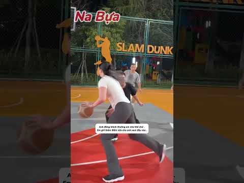 Cô gái chơi bóng rổ siêu đỉnh, một mình đánh bại dàn anh trai ngay trên sân!