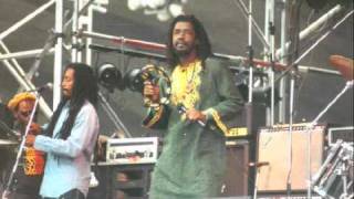 Peter Tosh Live 1979 - Pick Myself Up (never before released 2010)