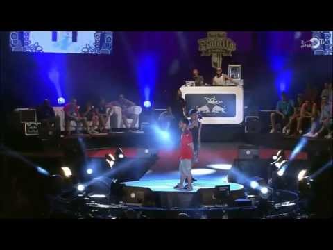 Blon vs Kapo 013 -Cuartos- Final Nacional Red Bull Batalla de los Gallos 2013 (Oficial)