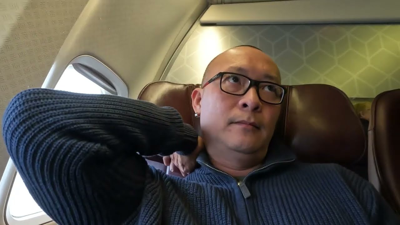 Qantas Airways Domestic Business Lounge thumbnail