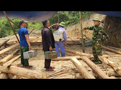 Poor Young Soldier's Dream House Built with Help from Neighbors