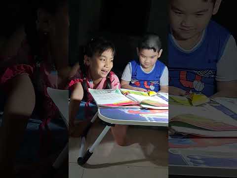 Tâm Tâm dạy e đọc