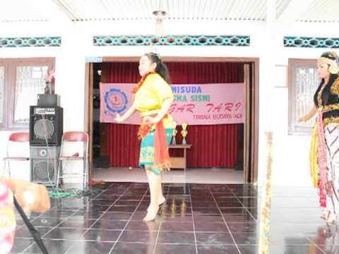 A Java Dance TANEN with Friends by dancer Yuli Astanti and friends