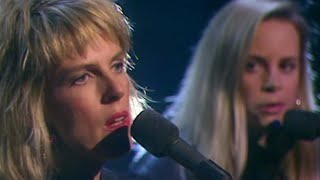 Lucinda Williams &amp; Mary Chapin Carpenter - Sweet Old World (live) - The Late Show(probably) - 1993