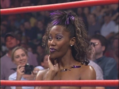(720pHD): WCW Nitro 07/31/00 - Prince Iaukea (w/Paisley) vs. Kwee Wee