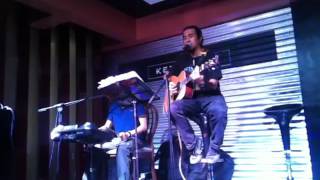 StraightEdge Acoustic Duo - Livin It Up (Bill Labounty) Acoustic Cover