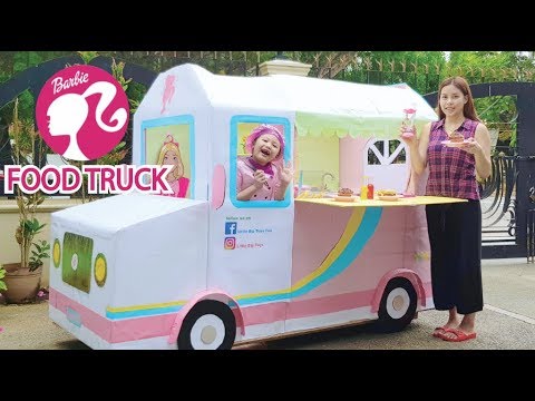 Barbie Life Size Food Truck ! Box Fort Restaurant !
