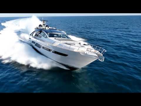 Luxury Yacht - Pershing Yacht 9X