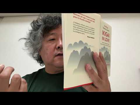 Reading Ikigai in Love in Italian