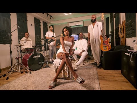 MENOS - LELLÊ (Versão Estúdio)