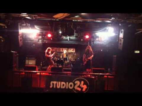 ROBOT DEATH MONKEY - TWO HANDS, TWO DRINKS - LIVE @ THE BUNKER STUDIO 24