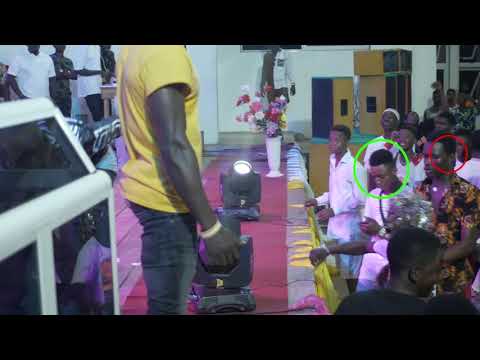 How a thief was caught stealing a phone during a program