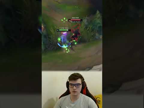 Easy 2v1 with RIVEN 😳 #shorts #riven #rivenmontage #leagueoflegends #rivenguide #rivenmain