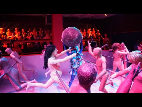 GAME ON- short trailer of the mega performance by Molly Lowe + Lilith Performance Studio 2018. 
Huvudroll: Röda maskoten 
Ett surrealistiskt mardrömsspel där en fotbollsmatch på ett överdimensionerat bordsspel, med tjugo spelare i naturlig storlek.
