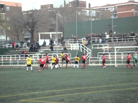 60 minutos. Corner con nueva ocasión del Palestra Atenea y nuevo paradon del meta local