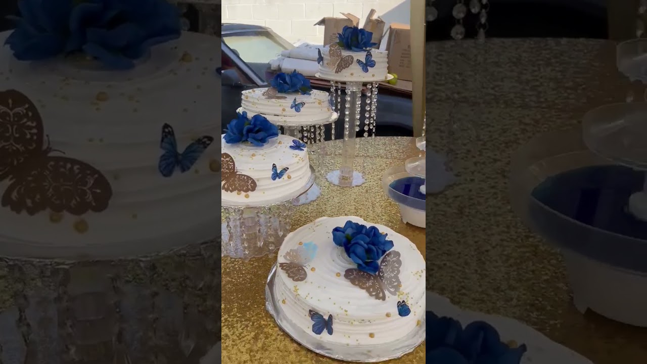 pastel 15 años para 300 personas Royal blue mariposas