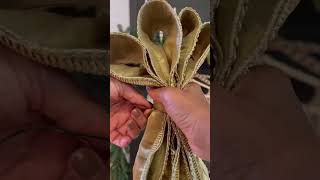 How To Make A Wire Ribbon Bow | DIY Christmas Bows