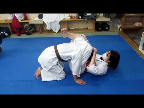 女子部初級柔術 腕十字～三角絞め