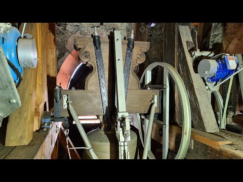 Meran-Obermais/Merano-Maia Alta (Südtirol/BZ-I) Alten und neuen Glocken der Pfarrkirche St. Georg