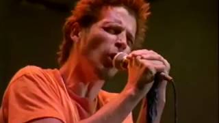 Chris Cornell introduces The Ramones, who perform Chinese Rock with Ben Shepherd on bass