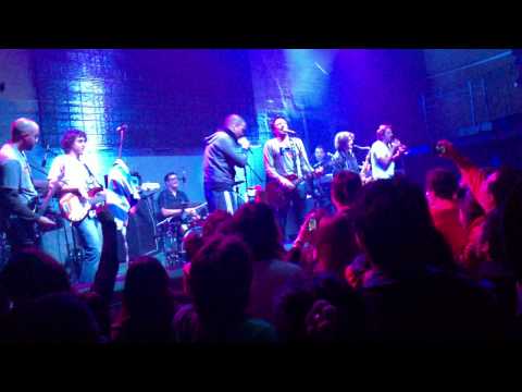 NTVG y  Ciro Pertusi- Que Me Pisen - Blondie, Santiago (Chile)