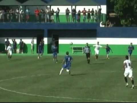 HABILIDOSO,VELOZ,VISÃO DE JOGO E ÓTIMA BOLA PARADA.