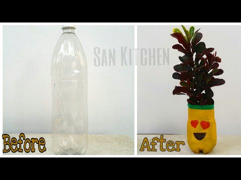 Plastic Bottle Flower Vase / 5 min Craft from  San Kitchen