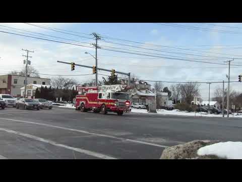 East Providence *New* Ladder 1 taking a box alarm