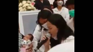 Download lagu Tangis Mutia Ayu Pecah saat menyanyikan Lagu Kasih Putih - Glenn Fredly mp3 Download lagu Tangis Mutia Ayu Pecah saat menyanyikan Lagu Kasih Putih - Glenn Fredly mp3