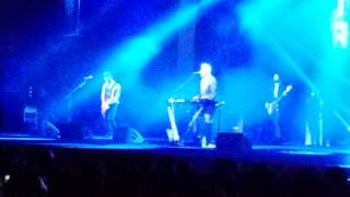 romantic balcony - Michael learns to rock live 2015