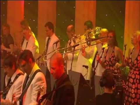STRATO-VANI Medley Rum And Coca Cola + Keep On Smiling (Live 2008 Vorst Nationaal)