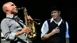 AL JARREAU  "Somebody watching's you".mpg