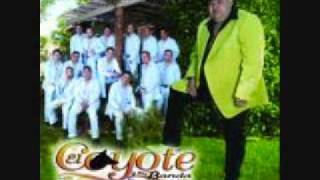TAN CERCAS Y TAN LEJOS EL COYOTE Y SU BANDA TIERRA SANTA