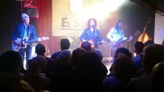 The Mastersons fundiendo el invierno en Sol...