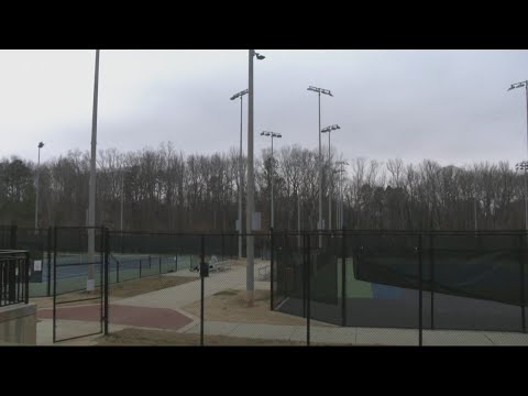 A petition to turn lights on at public tennis courts reaches 1,000 signatures