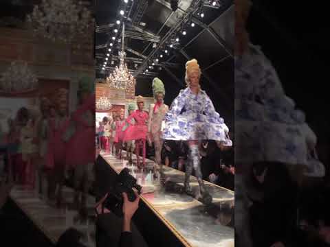 Moschino Fall 2020 Finale|Milan Fashion Week|Diamonds Over Sins