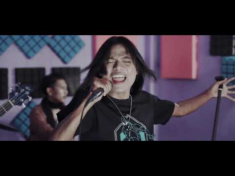 JINGLE BELL BAND - "NAGRAK" OFFICIAL MUSIC VIDEO