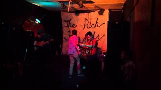 The rich hands at 1011