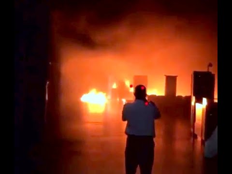 الدفاع المدني نشوب حريق في العوازل السقفية بمجمع الظهران مول