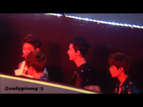 [Fancam] 130316 - Polite boys EXO-K bow to staffs? at Korean Music Wave in BKK 2013