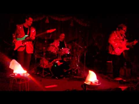 Tsunami of Sound - Penetration (orig. The Pyramids)